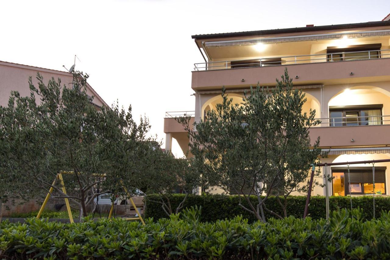 Apartmani Paradiso Крк Екстер'єр фото