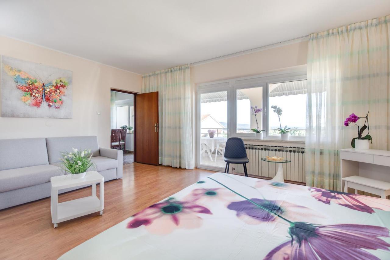 Apartmani Paradiso Крк Екстер'єр фото